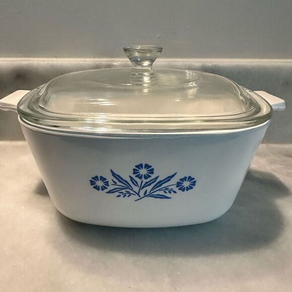 Corningware Other - Vintage CorningWare Blue Cornflower Casserole Dish 1.25QT